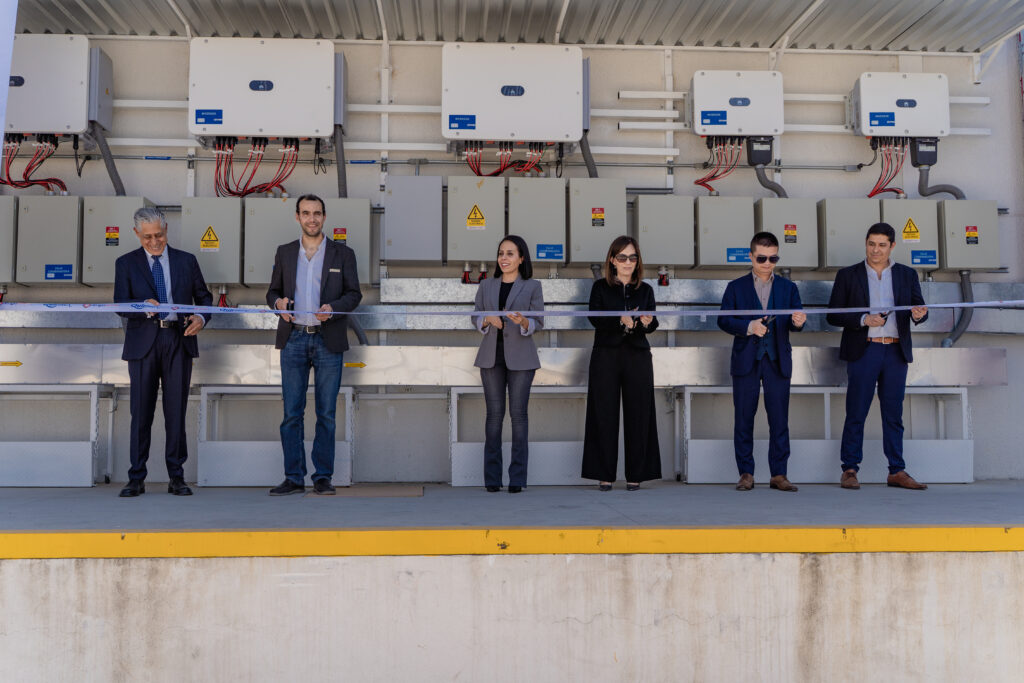 paneles solares en planta industrial QUIRMEX